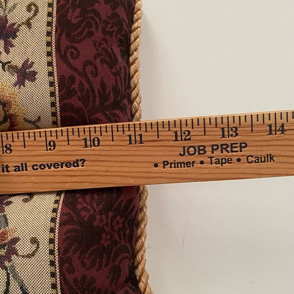 Bess Brand damask  Tapestry One Pillow Vase with flowers design - Picture 6 of 7